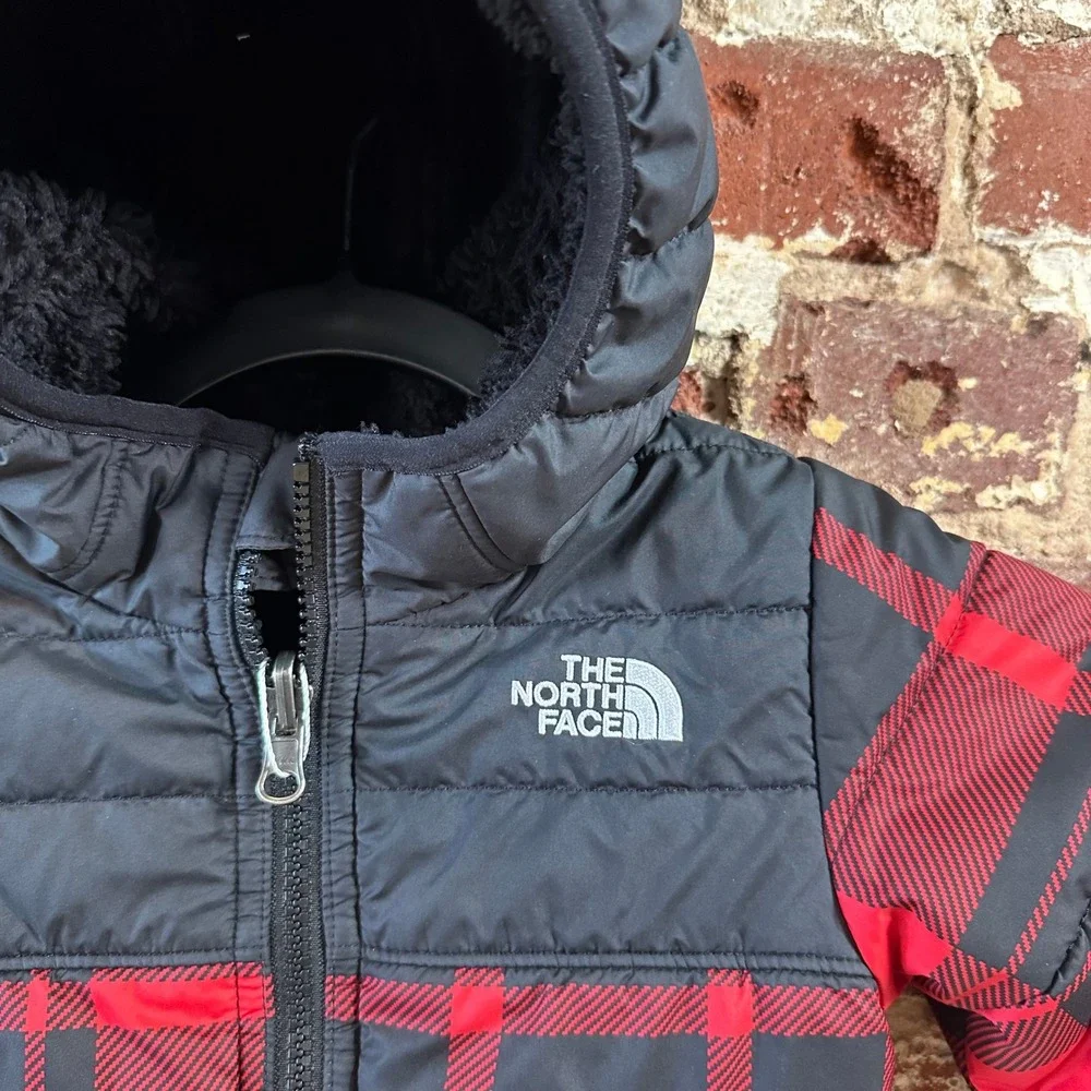 The North Face Reversible Jacket Chimborazo Toddler Boys 2T Red Black